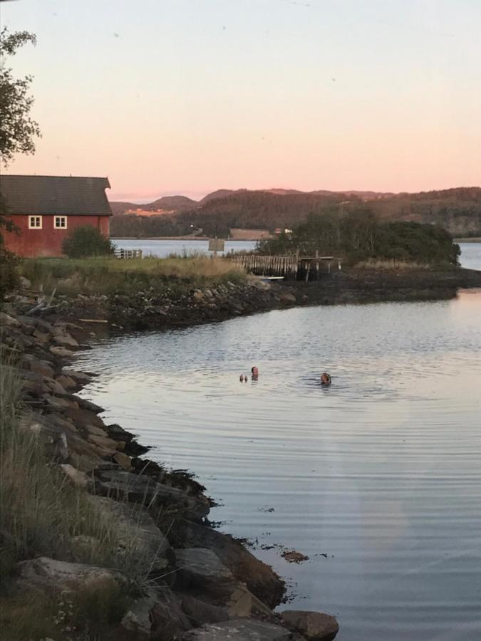 Saga, Et Unikt, Sjarmerende Badehotell Med Fa Rom, Sauna Og Badebrygge - Inderoy Straumen  Kültér fotó