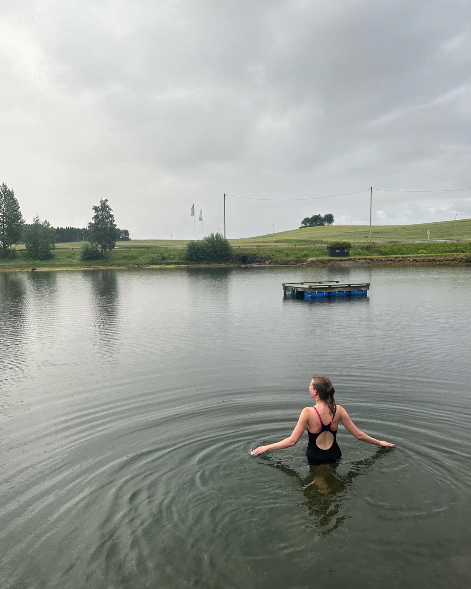 Saga, Badehotell Med Sauna Og Badebrygge - Inderoy Straumen  Kültér fotó