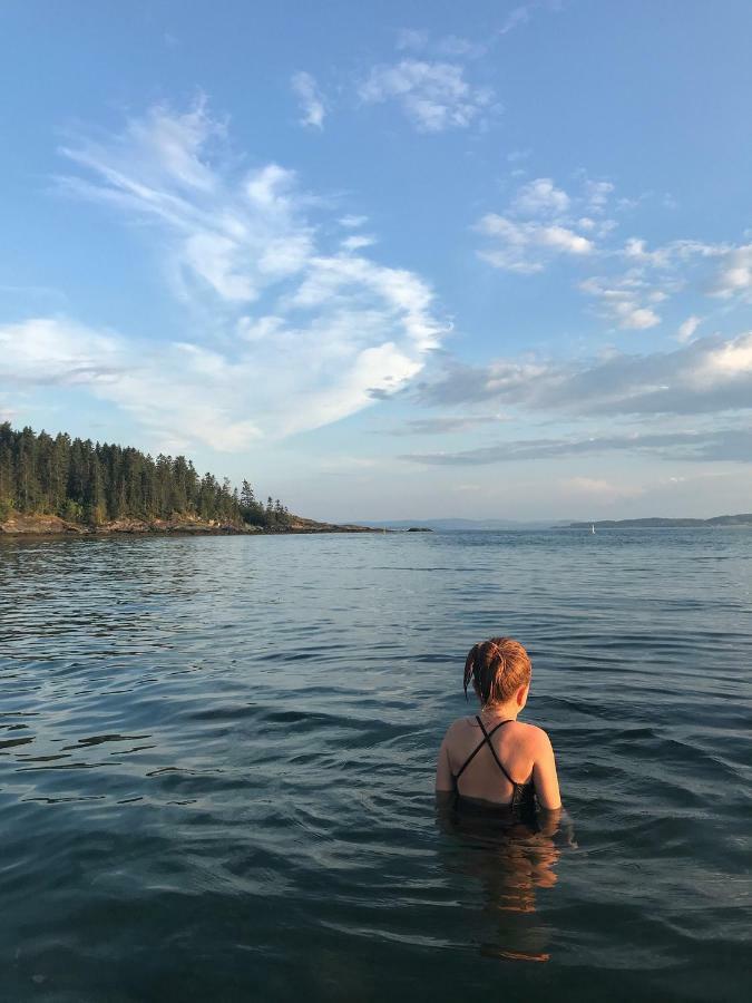 Saga, Et Unikt, Sjarmerende Badehotell Med Fa Rom, Sauna Og Badebrygge - Inderoy Straumen  Kültér fotó